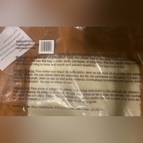 NWT DSW Travel Fall/Winter Weekender Duffle Bag with Removable Faux Sherpa Pouch - Picture 11 of 11